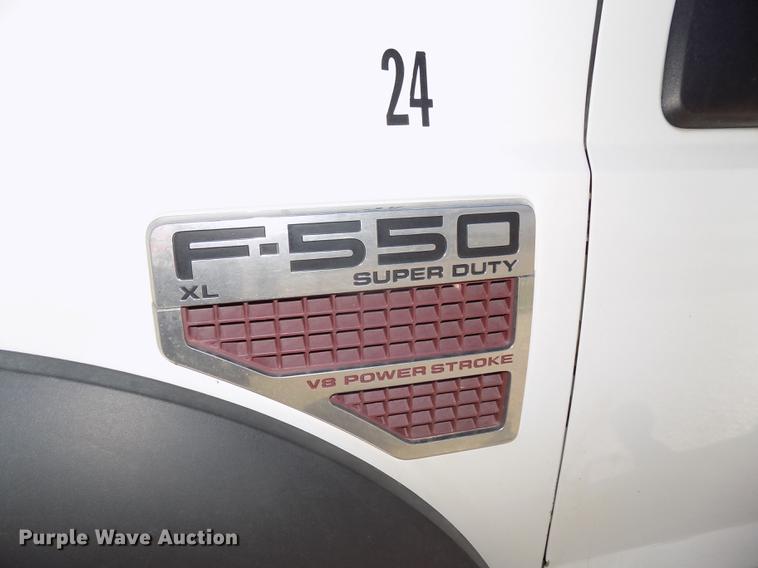 image for item DE7663 2009 Ford F550 Super Duty XL bucket truck
