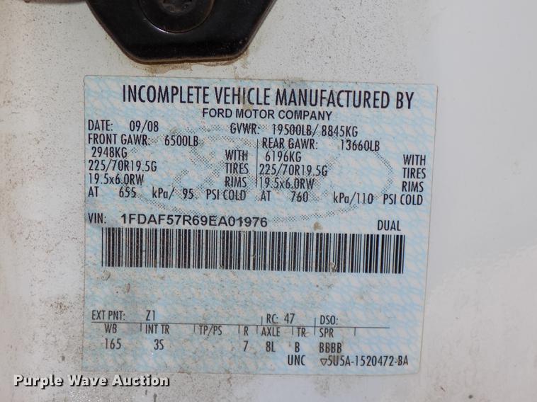 image for item DE7663 2009 Ford F550 Super Duty XL bucket truck