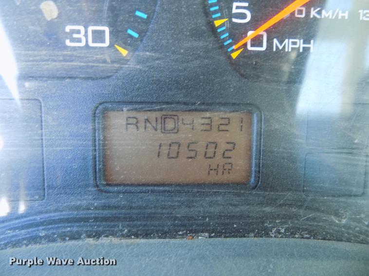 image for item DE7664 2003 International 7400 digger derrick truck