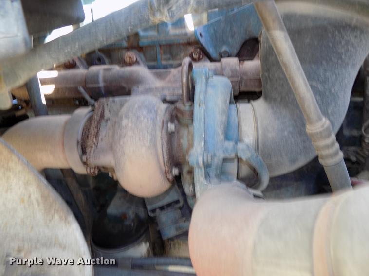 image for item DE7664 2003 International 7400 digger derrick truck