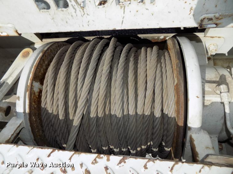 image for item DE7664 2003 International 7400 digger derrick truck