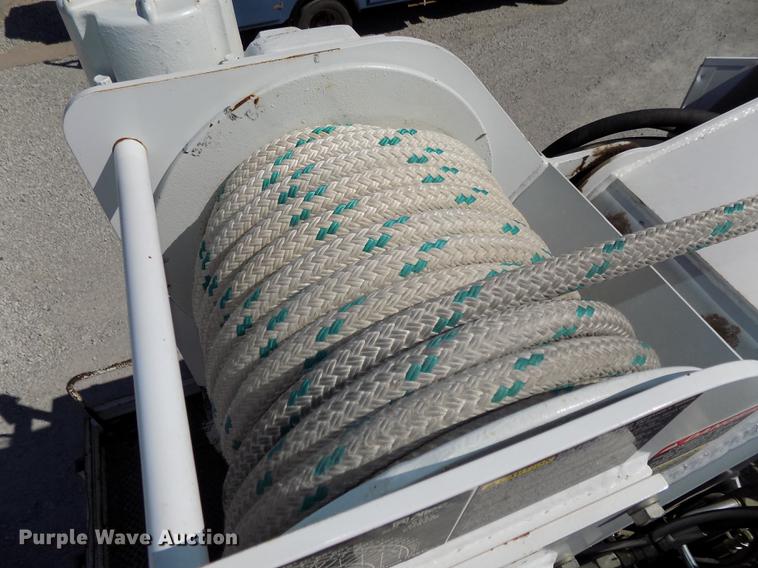 image for item DE7664 2003 International 7400 digger derrick truck