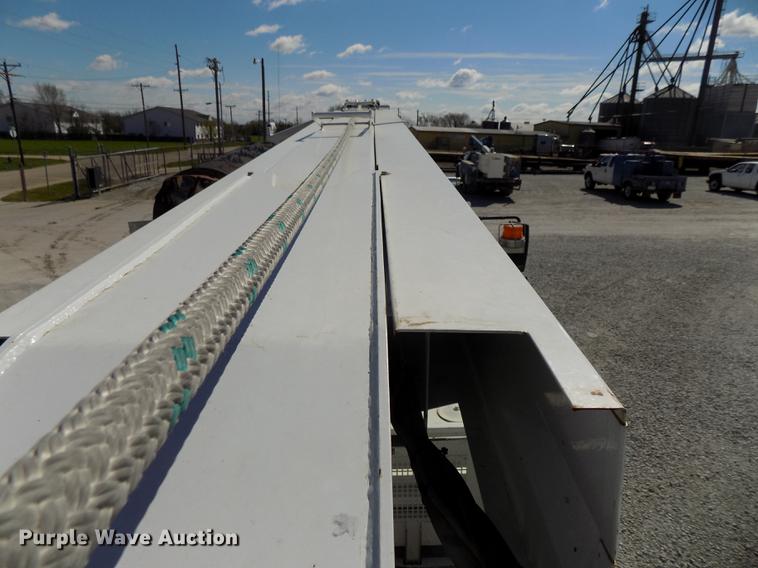 image for item DE7664 2003 International 7400 digger derrick truck