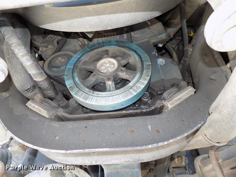 image for item DE7664 2003 International 7400 digger derrick truck