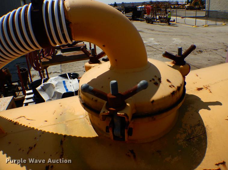 image for item DE8310 2000 Vac-tron PMD800GT vacuum excavator