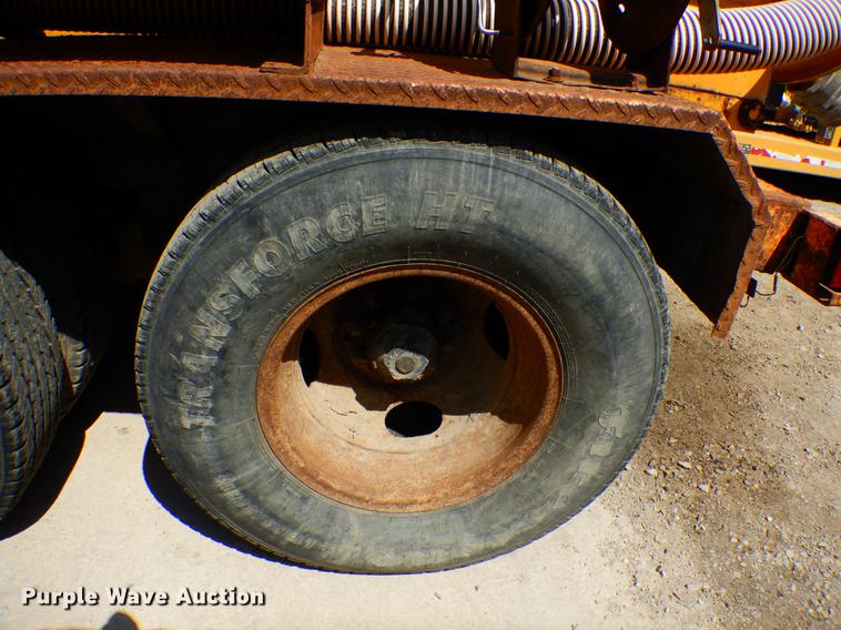 image for item DE8310 2000 Vac-tron PMD800GT vacuum excavator