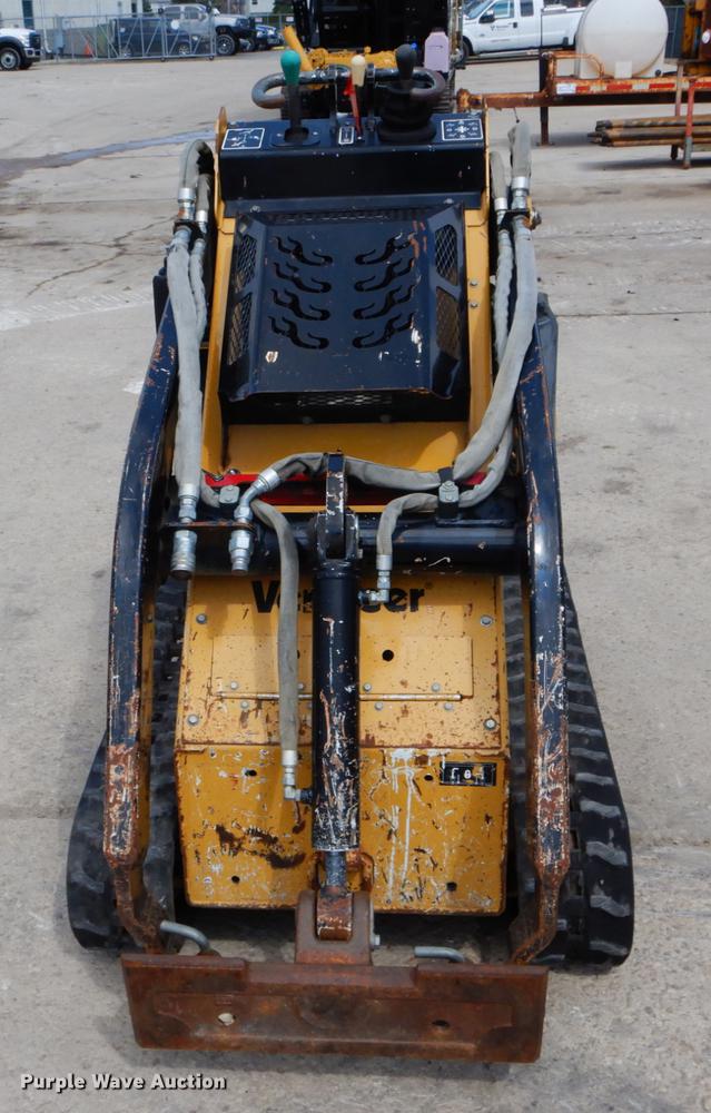 image for item DE8311 2007 Vermeer S600TX compact utility loader
