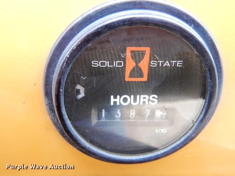 image for item DE8311 2007 Vermeer S600TX compact utility loader