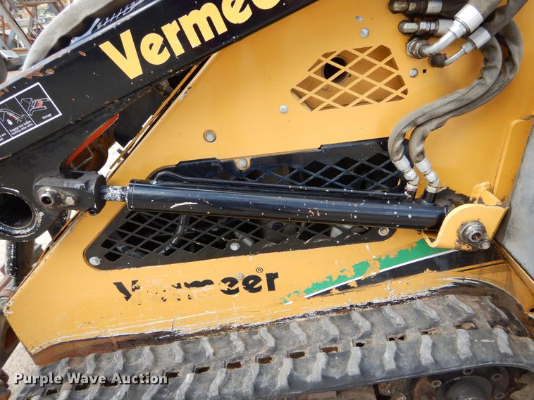 image for item DE8311 2007 Vermeer S600TX compact utility loader