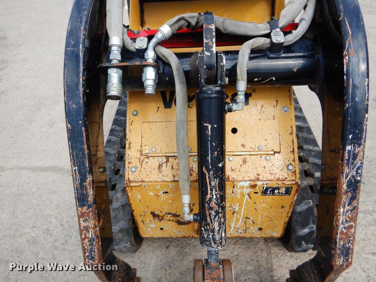 image for item DE8311 2007 Vermeer S600TX compact utility loader