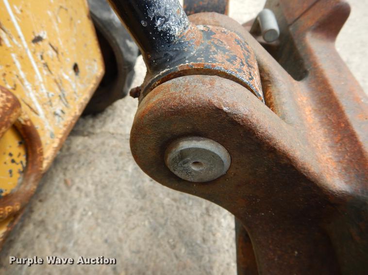 image for item DE8311 2007 Vermeer S600TX compact utility loader