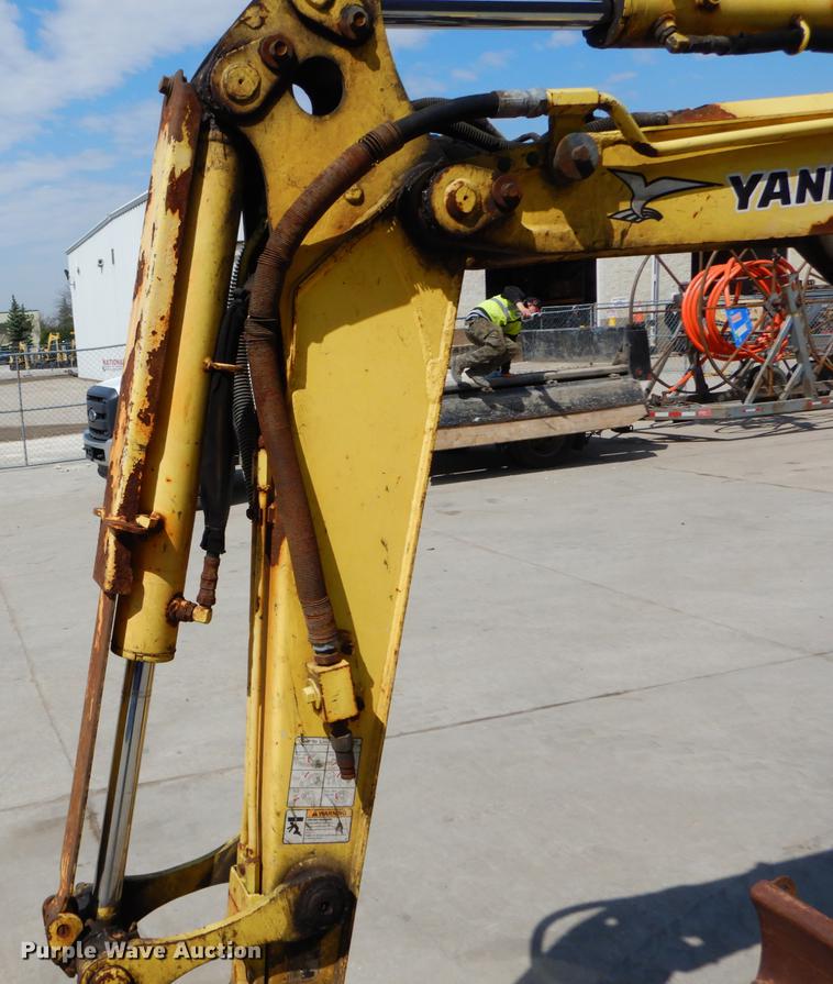image for item DE8312 Yanmar VI027 mini excavator