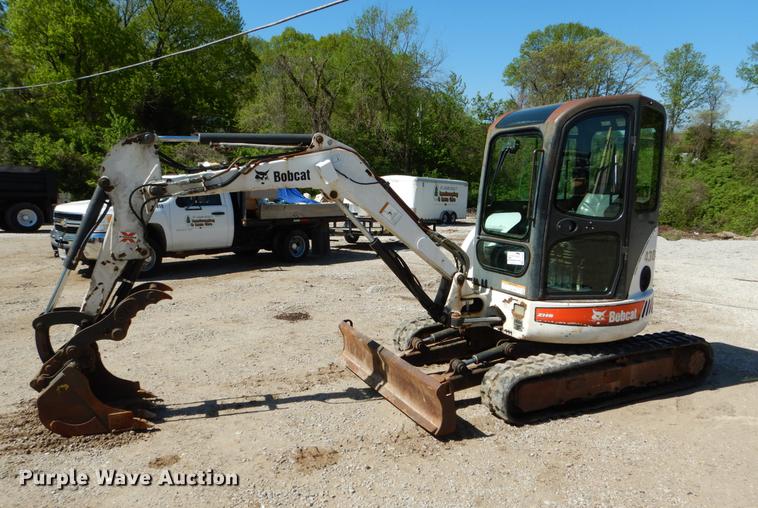 image for item DE8346 2005 Bobcat 430 mini excavator