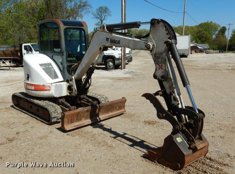 image for item DE8346 2005 Bobcat 430 mini excavator