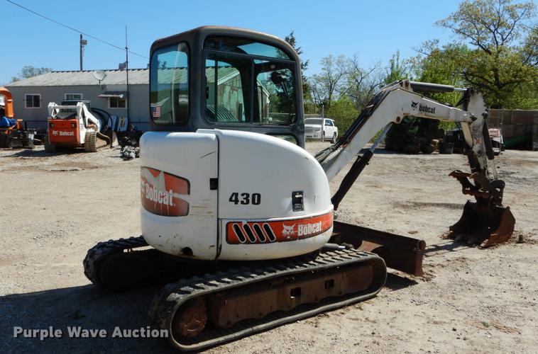 image for item DE8346 2005 Bobcat 430 mini excavator