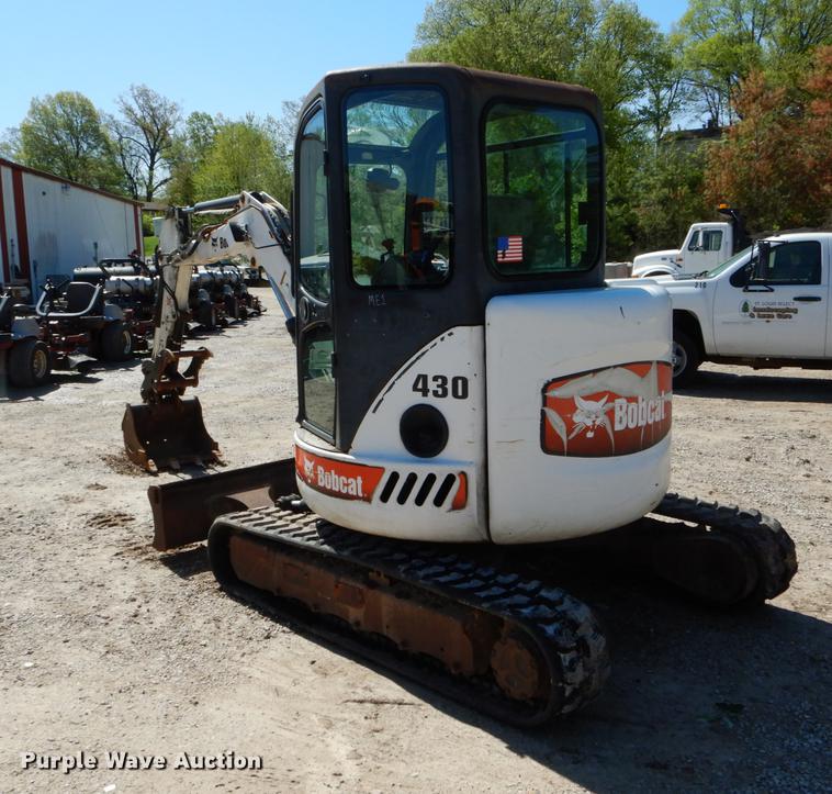 image for item DE8346 2005 Bobcat 430 mini excavator