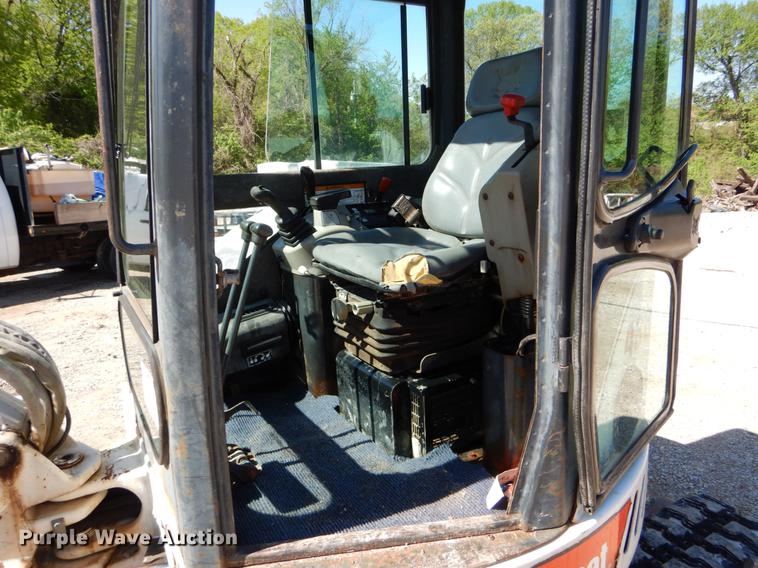 image for item DE8346 2005 Bobcat 430 mini excavator