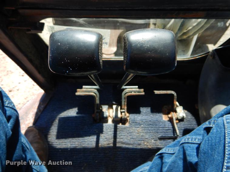 image for item DE8346 2005 Bobcat 430 mini excavator