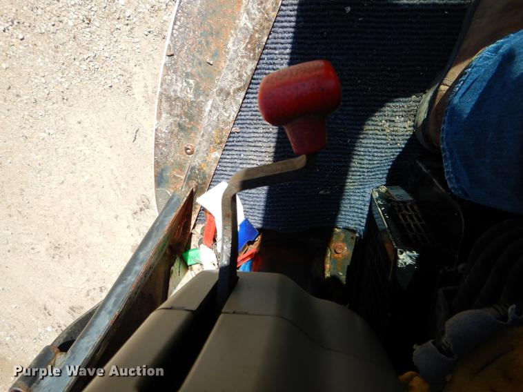 image for item DE8346 2005 Bobcat 430 mini excavator