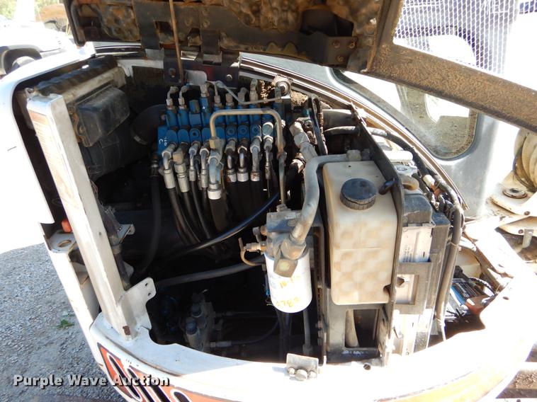 image for item DE8346 2005 Bobcat 430 mini excavator