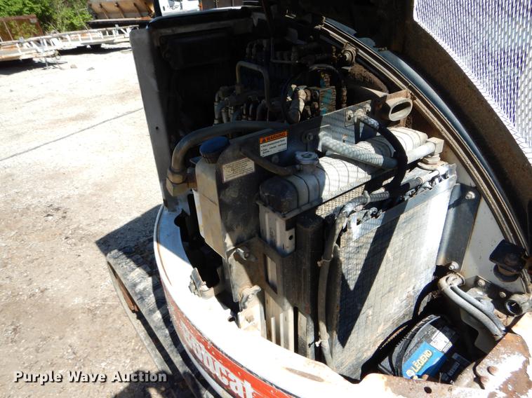 image for item DE8346 2005 Bobcat 430 mini excavator