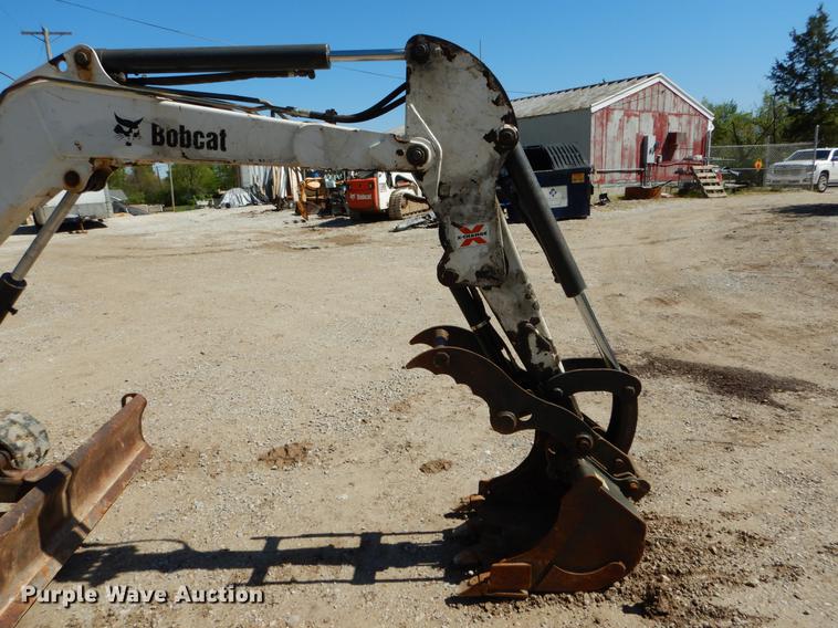 image for item DE8346 2005 Bobcat 430 mini excavator