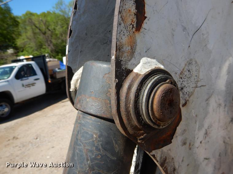 image for item DE8346 2005 Bobcat 430 mini excavator