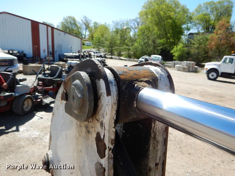 image for item DE8346 2005 Bobcat 430 mini excavator