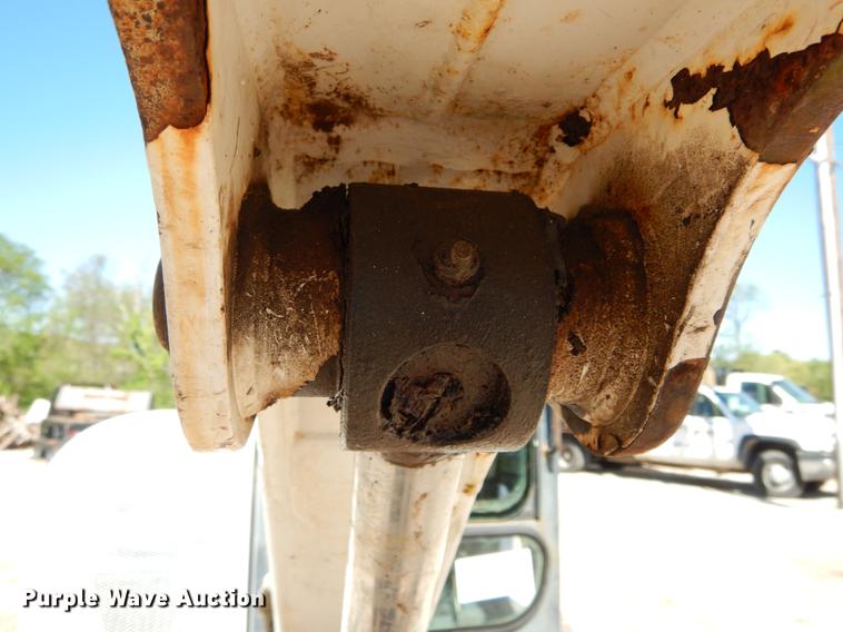 image for item DE8346 2005 Bobcat 430 mini excavator