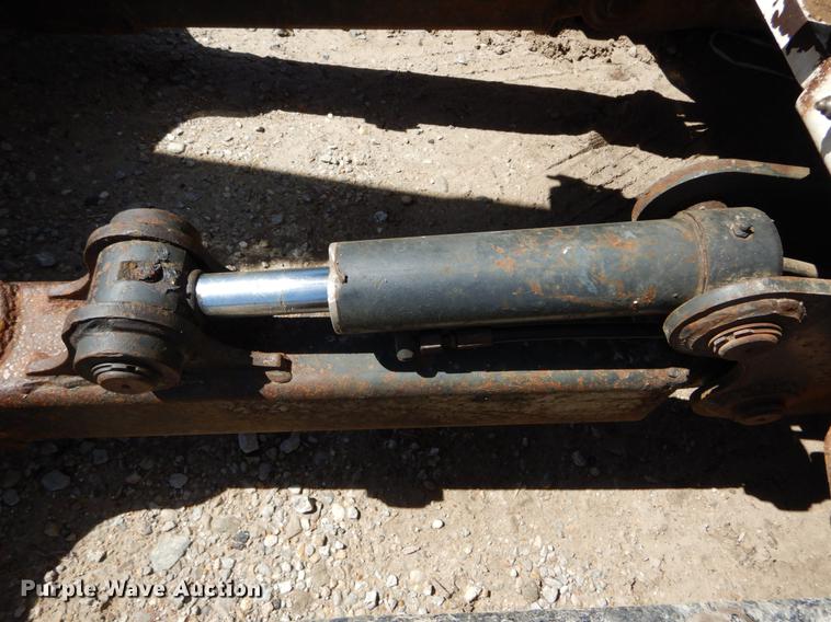 image for item DE8346 2005 Bobcat 430 mini excavator