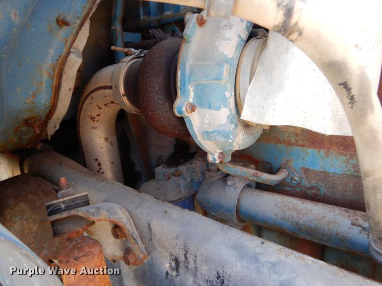 image for item DE8348 2002 International 4700 dump truck