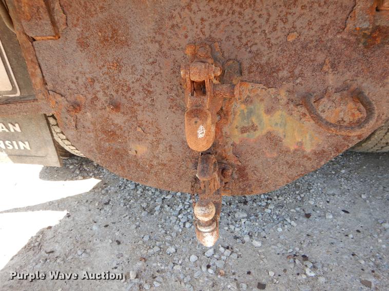 image for item DE8348 2002 International 4700 dump truck