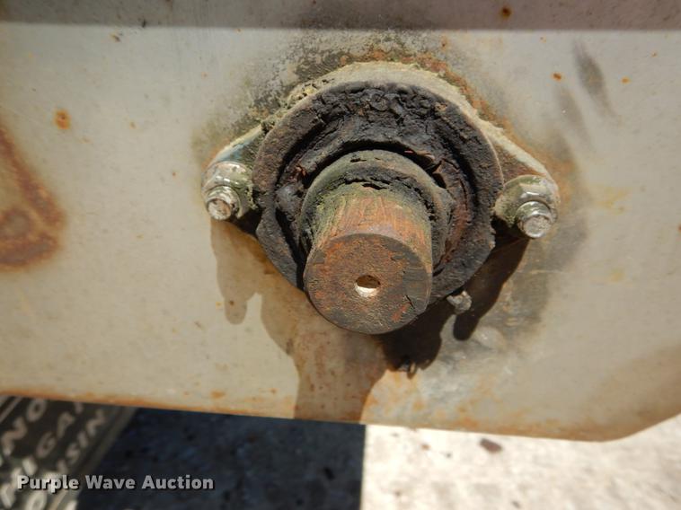 image for item DE8348 2002 International 4700 dump truck