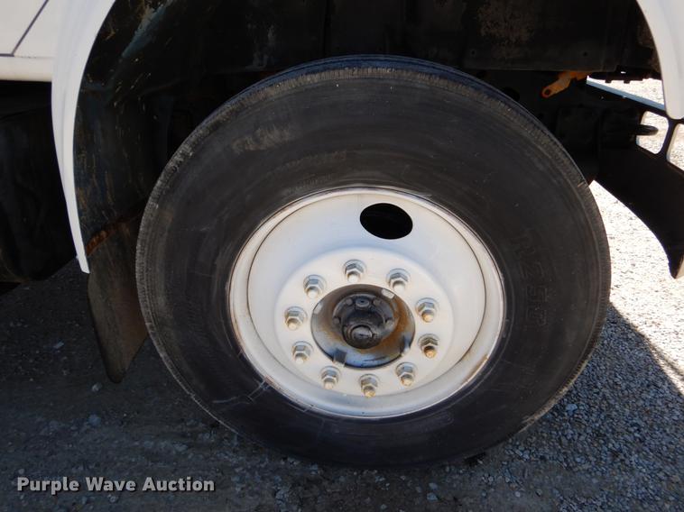 image for item DE8348 2002 International 4700 dump truck