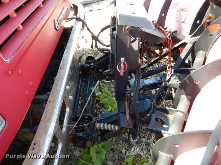 image for item DE8353 2001 International 4900 truck cab and chassis