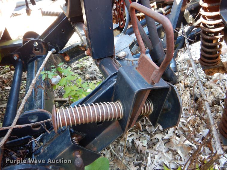 image for item DE8353 2001 International 4900 truck cab and chassis