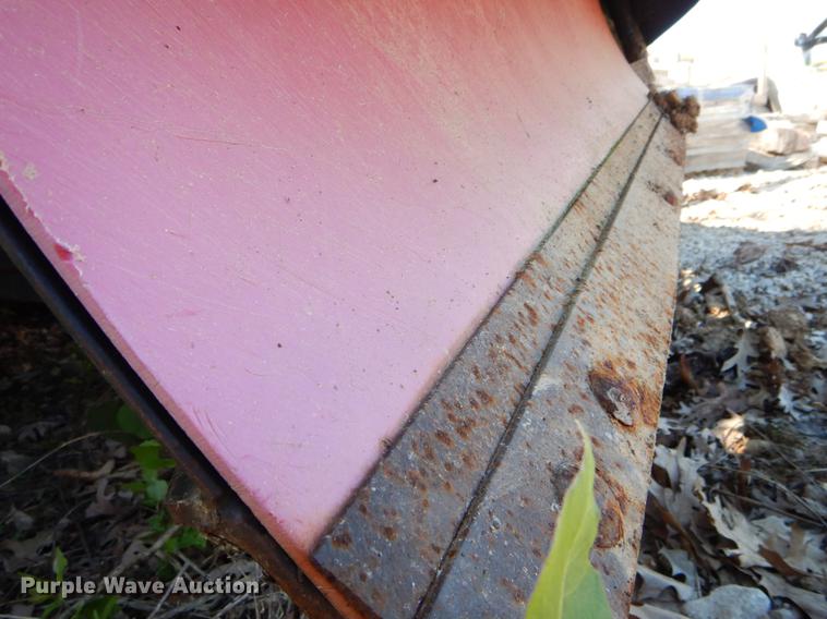 image for item DE8353 2001 International 4900 truck cab and chassis