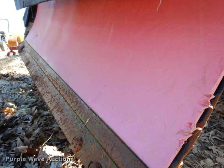 image for item DE8353 2001 International 4900 truck cab and chassis