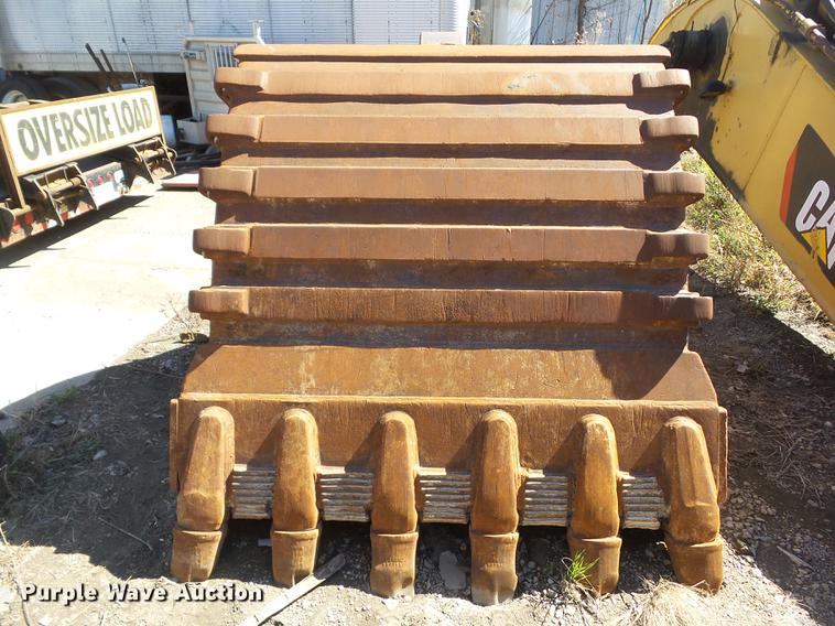 image for item DF0757 Caterpillar 365B boom, stick, and bucket