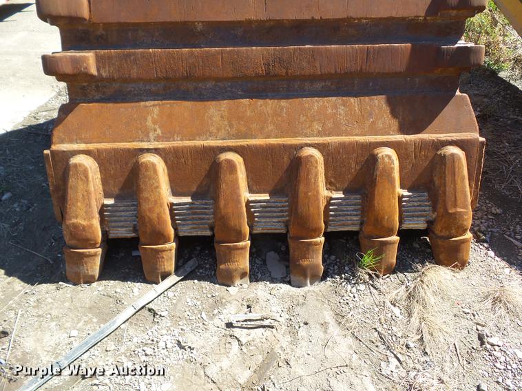 image for item DF0757 Caterpillar 365B boom, stick, and bucket