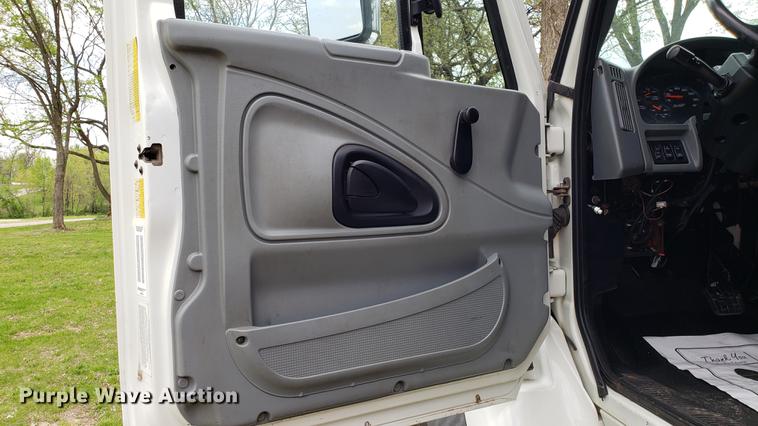 image for item DF3450 2006 International 7600 dump truck