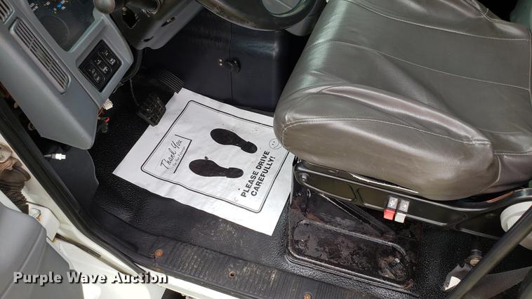 image for item DF3450 2006 International 7600 dump truck