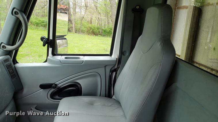 image for item DF3450 2006 International 7600 dump truck