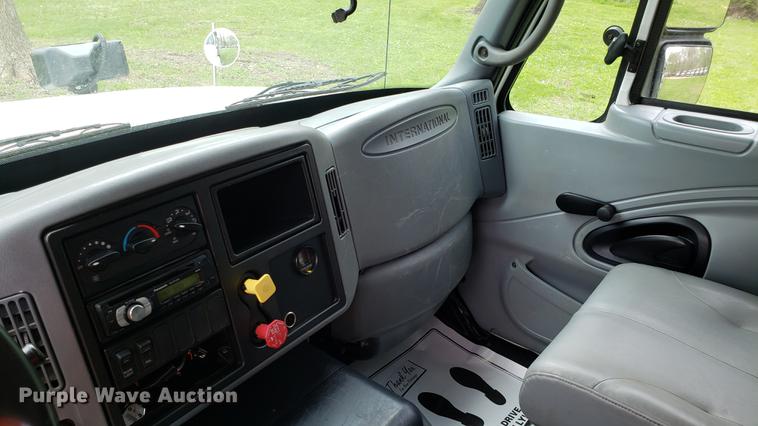 image for item DF3450 2006 International 7600 dump truck