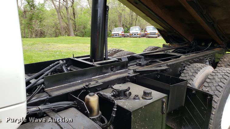 image for item DF3450 2006 International 7600 dump truck