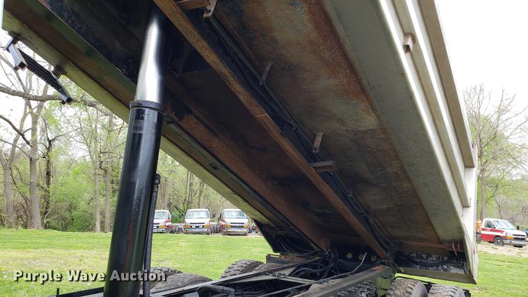 image for item DF3450 2006 International 7600 dump truck