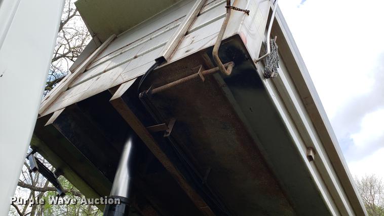 image for item DF3450 2006 International 7600 dump truck