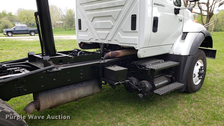 image for item DF3450 2006 International 7600 dump truck