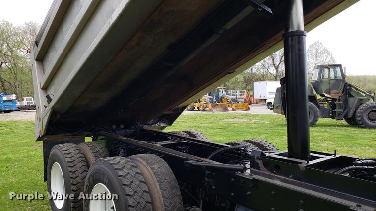 image for item DF3450 2006 International 7600 dump truck