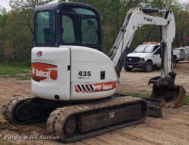 image for item DF3471 2009 Bobcat 435 mini excavator